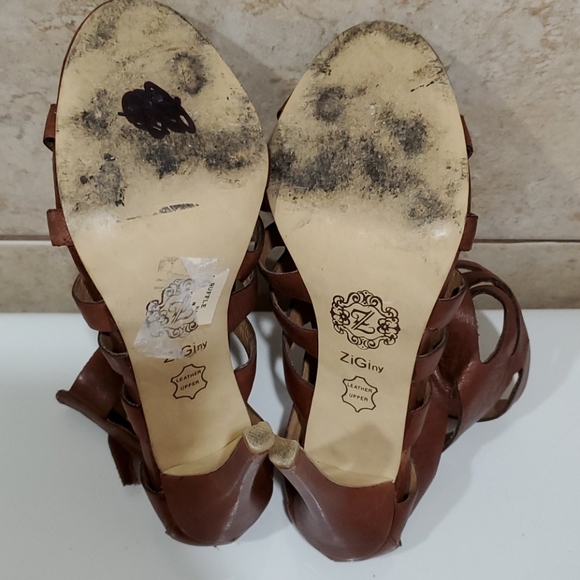 ZiGiny strappy leather ankle booties heels… - Picture 8 of 10